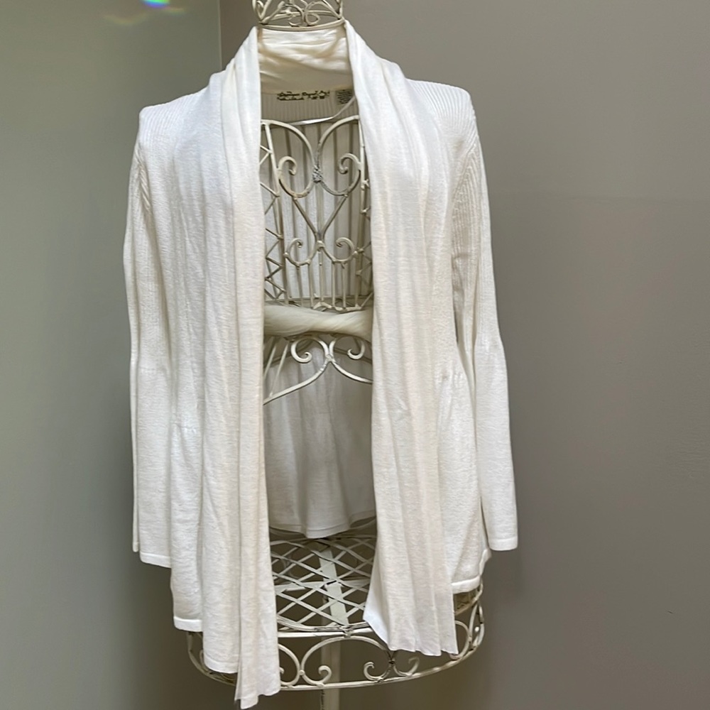 EUC Women’s Light Knit Bell Sleeve Sweetheart Cardigan